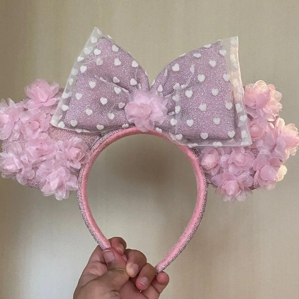 Disney Valentine’s Day Pink and White Minnie Mouse Ears - Picture 1 of 5